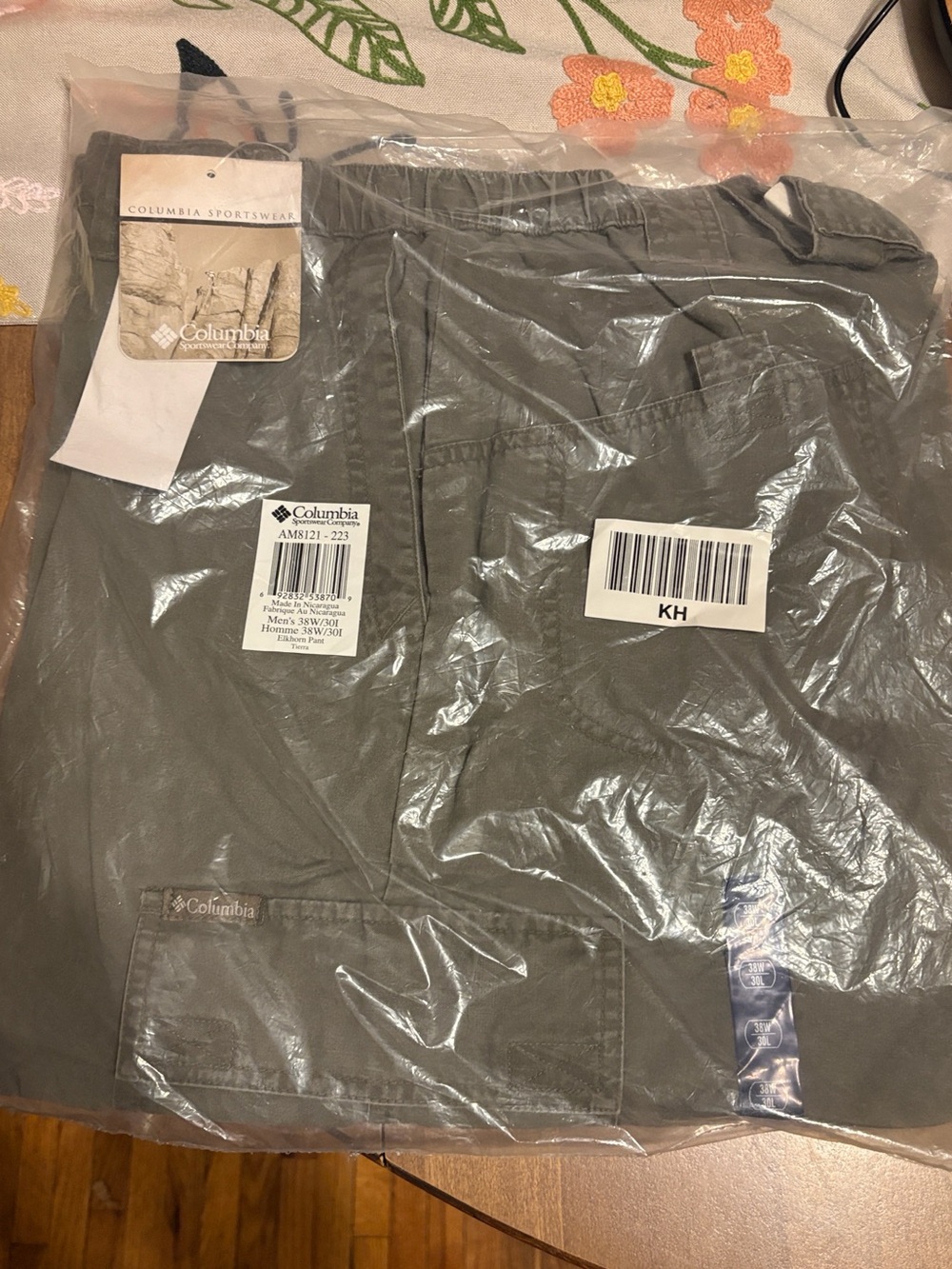 Columbia Men’s Cargo Pants in Olive